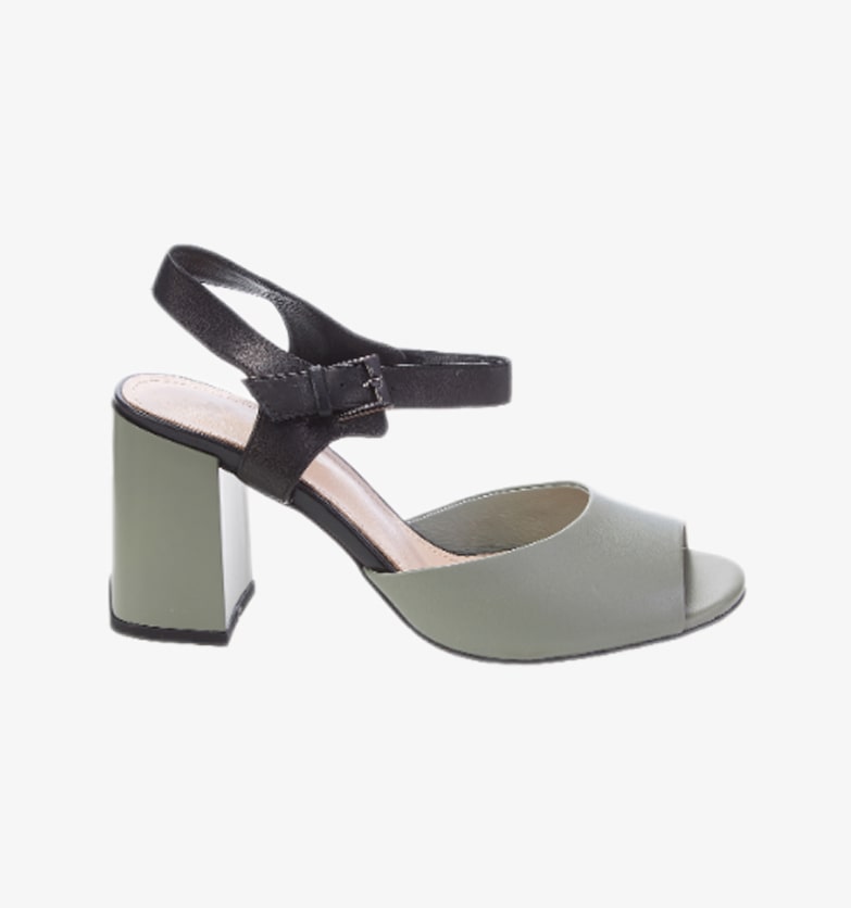 gray-heeled-shoe-3-min.jpg
